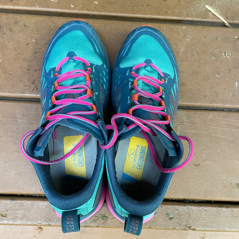 La Sportiva Women’s Jackal II Storm Blue/Lagoon (size reads 9.5, closer 8.5-9)